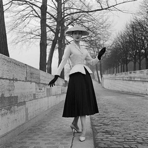 rouge dior 1947|1940s christian dior new look.